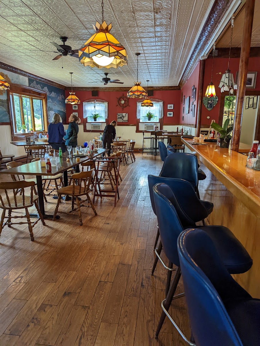 Lighthouse Inn & Restaurant